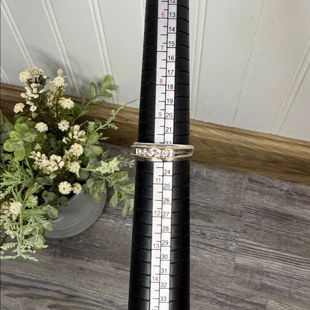 0.25 or 1/4 Carat Total Weight Band 10KTT Gold Tradition Diamond Ring Size 10 - Image 12