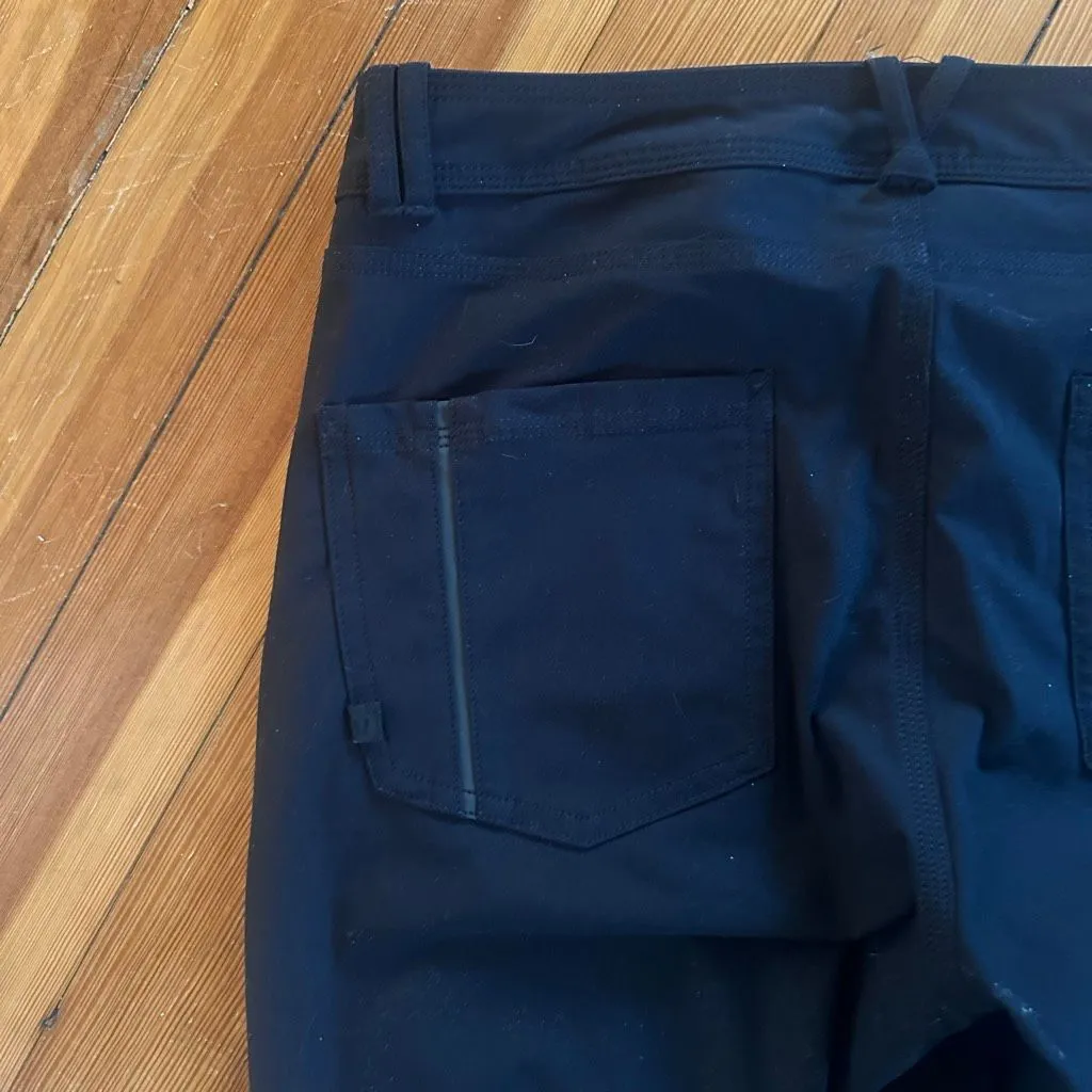 Lululemon Day Trip Boyfriend Pant in Lotus Camo Black Size 10 - Image 7