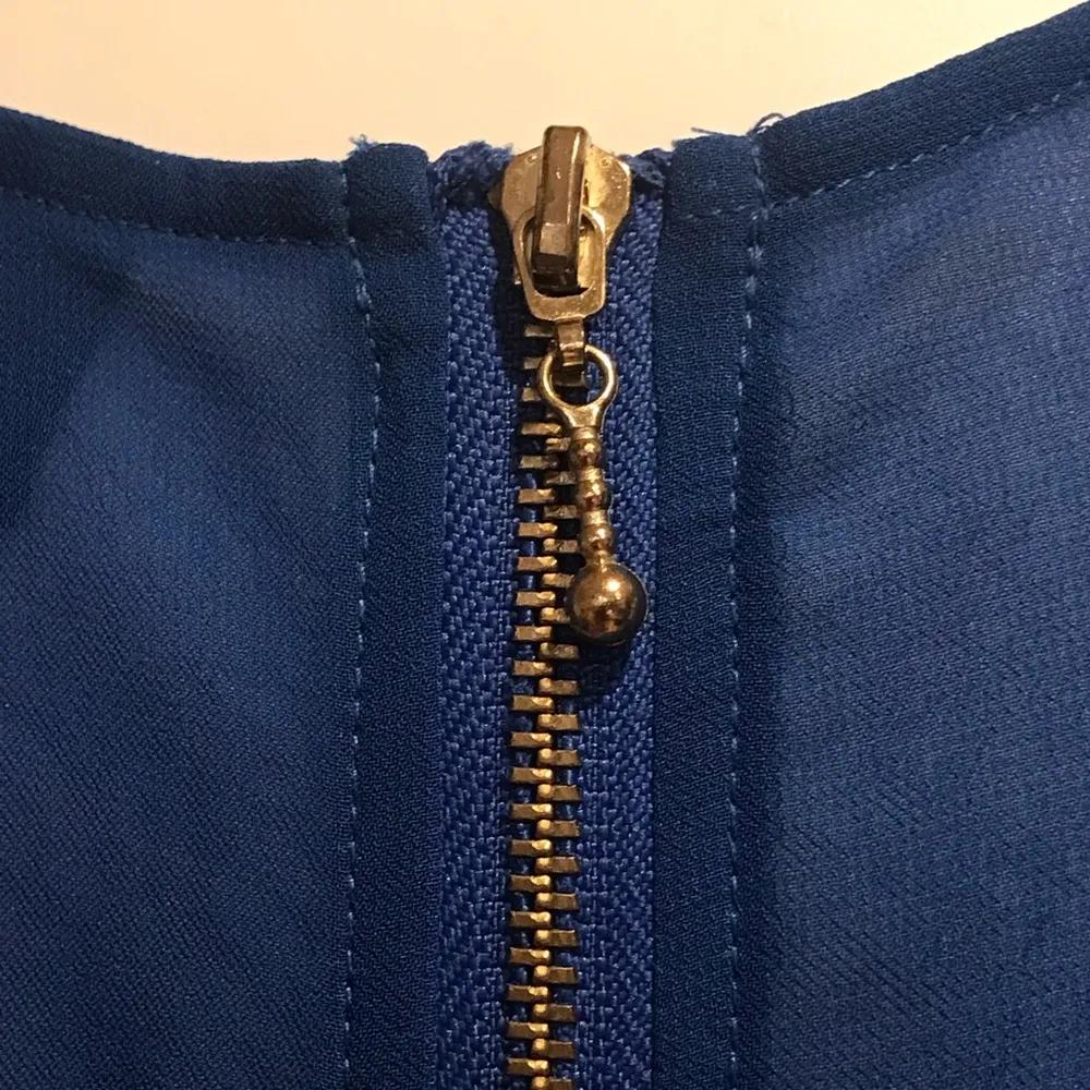 Mossimo Blue Draped Blouse Gold Zipper In Back Size M/M 100% polyester Size M - Image 5