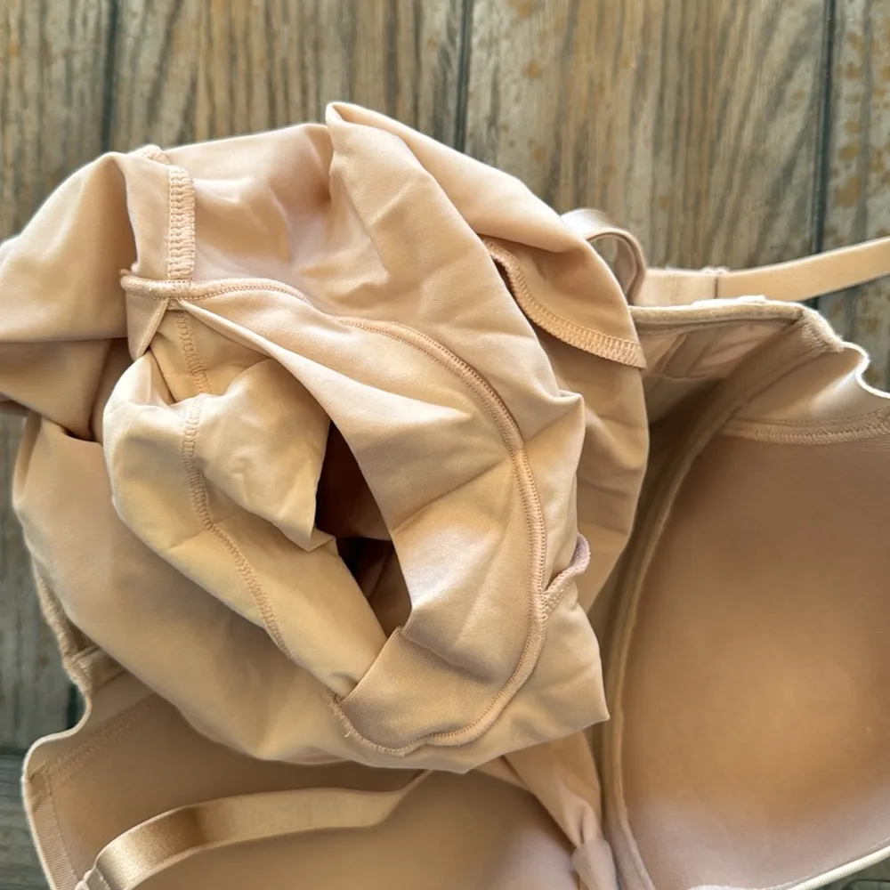 SPANXshape™ Suit Your Fancy
Strapless Cupped Mid-Thigh Bodysuit - Image 5