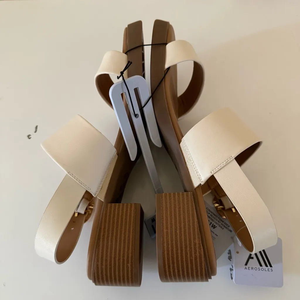 New Aerosoles Women's Two Band Sandals Size 11W  Natural Wide Width New - Image 5