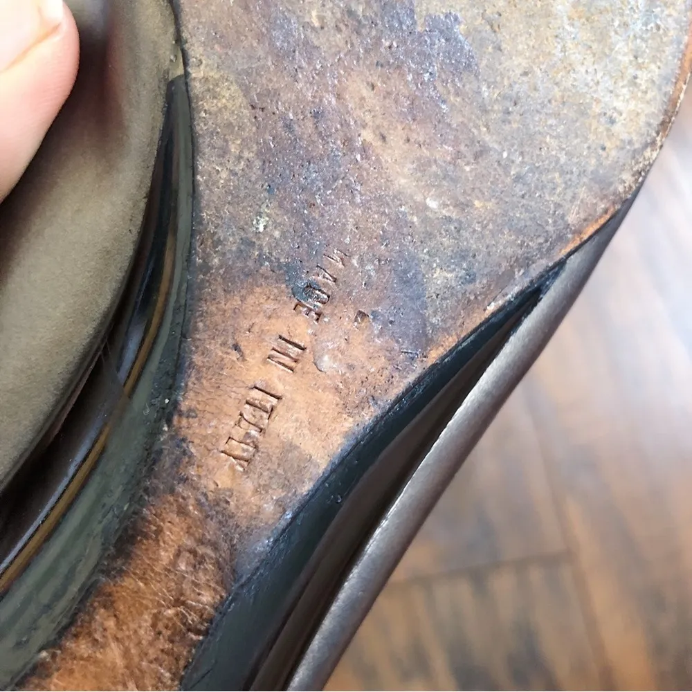 Ferragamo • vintage wedge shoes bronze black leather bow detail - Image 10