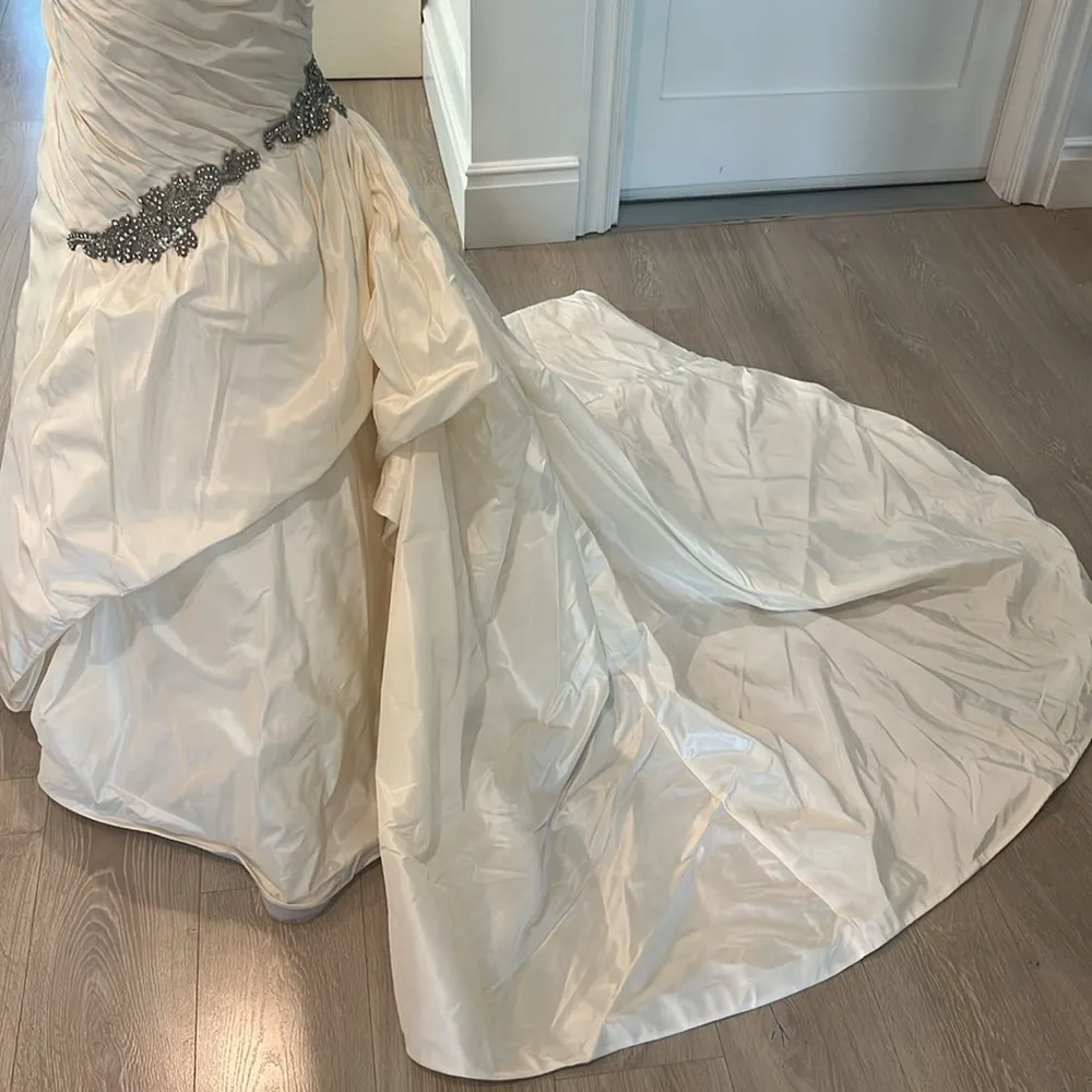 Wedding Gown - Image 9