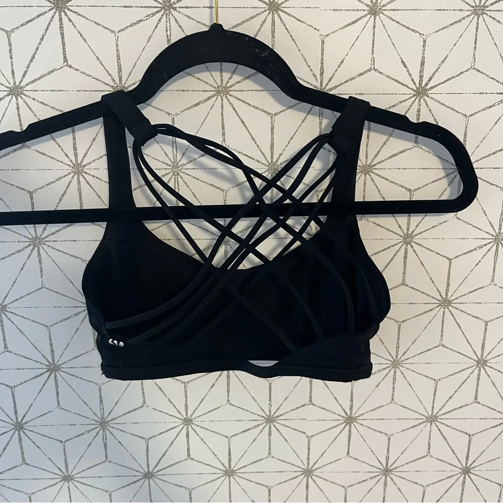 Lululemon Free To Be Bra (Wild)
Black - Image 7
