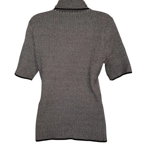 WHITE HOUSE BLACK MARKET Black and White Chevron Print Lightweight Sweater EUC L - Image 5