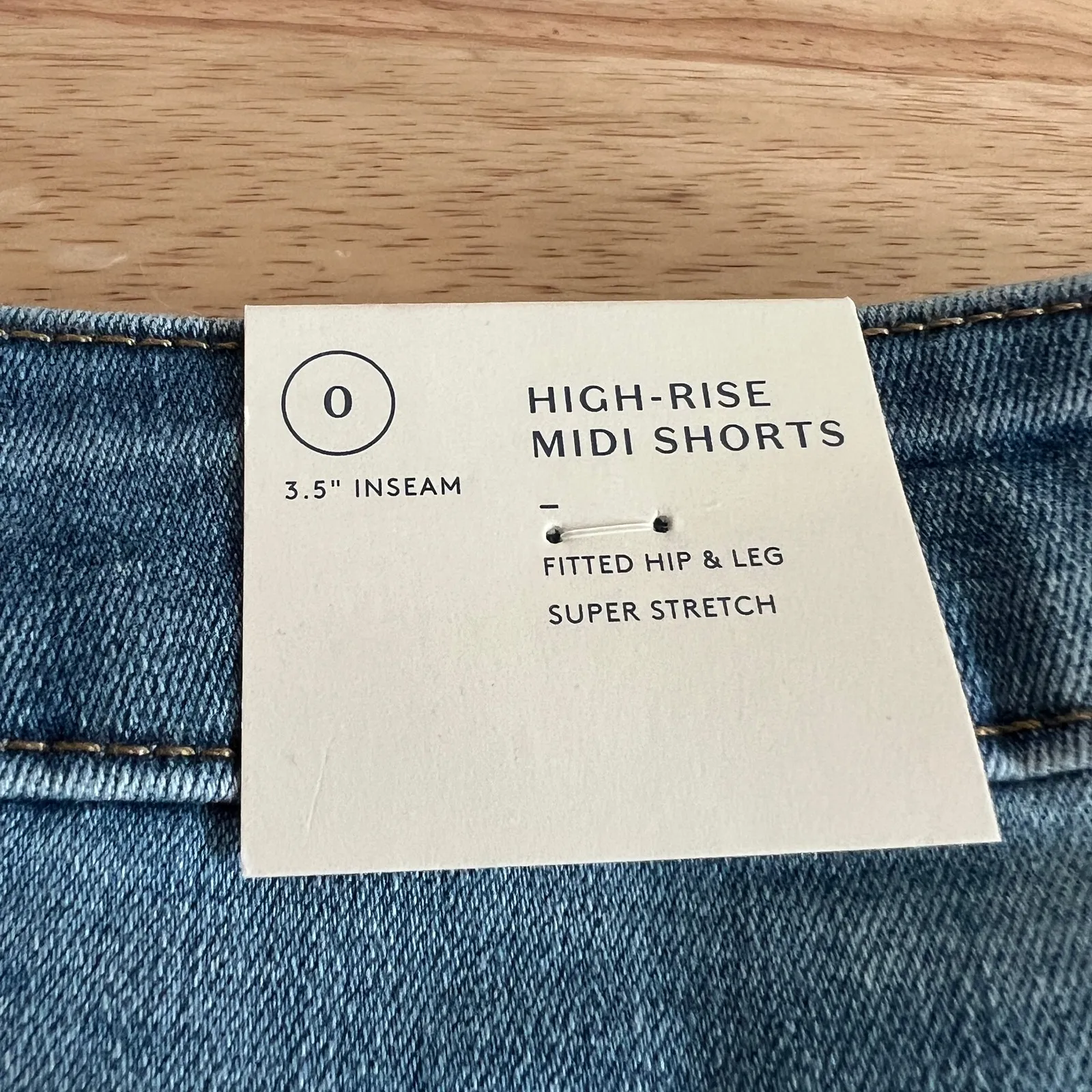 Universal Thread Women's Medium Wash High Rise Jean Shorts - Size 0 - NWT - Image 2