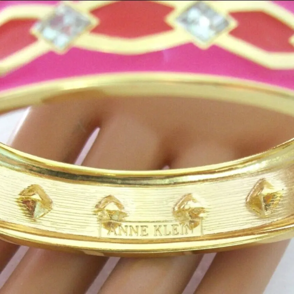 ANNE KLEIN PINK CORAL ENAMEL GOLDTONE BLINGE HINGED CLAM CUFF BRACELET - Image 5
