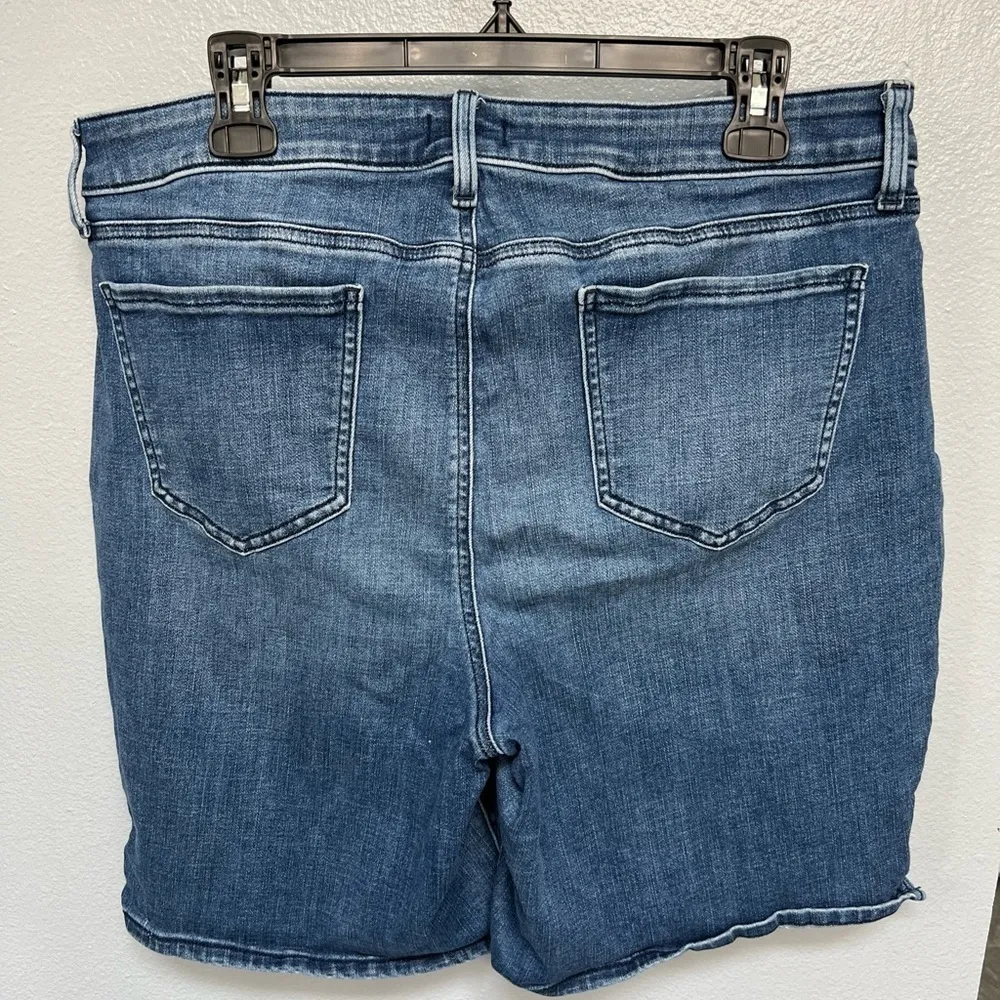 NYDJ Ella‎ Denim Bermuda Stretch Shorts - Image 4