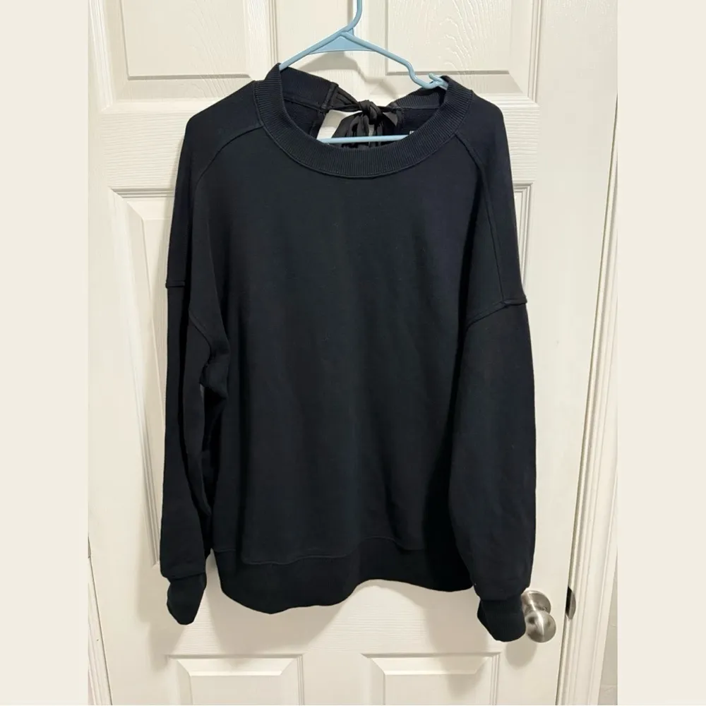 Aerie Big Chill Bow Crew Sweatshirt! Price firm! - Image 5