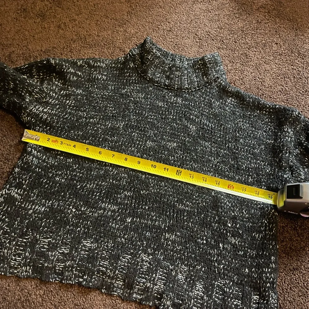 black, white turtleneck long sleeve sweater M - Image 8