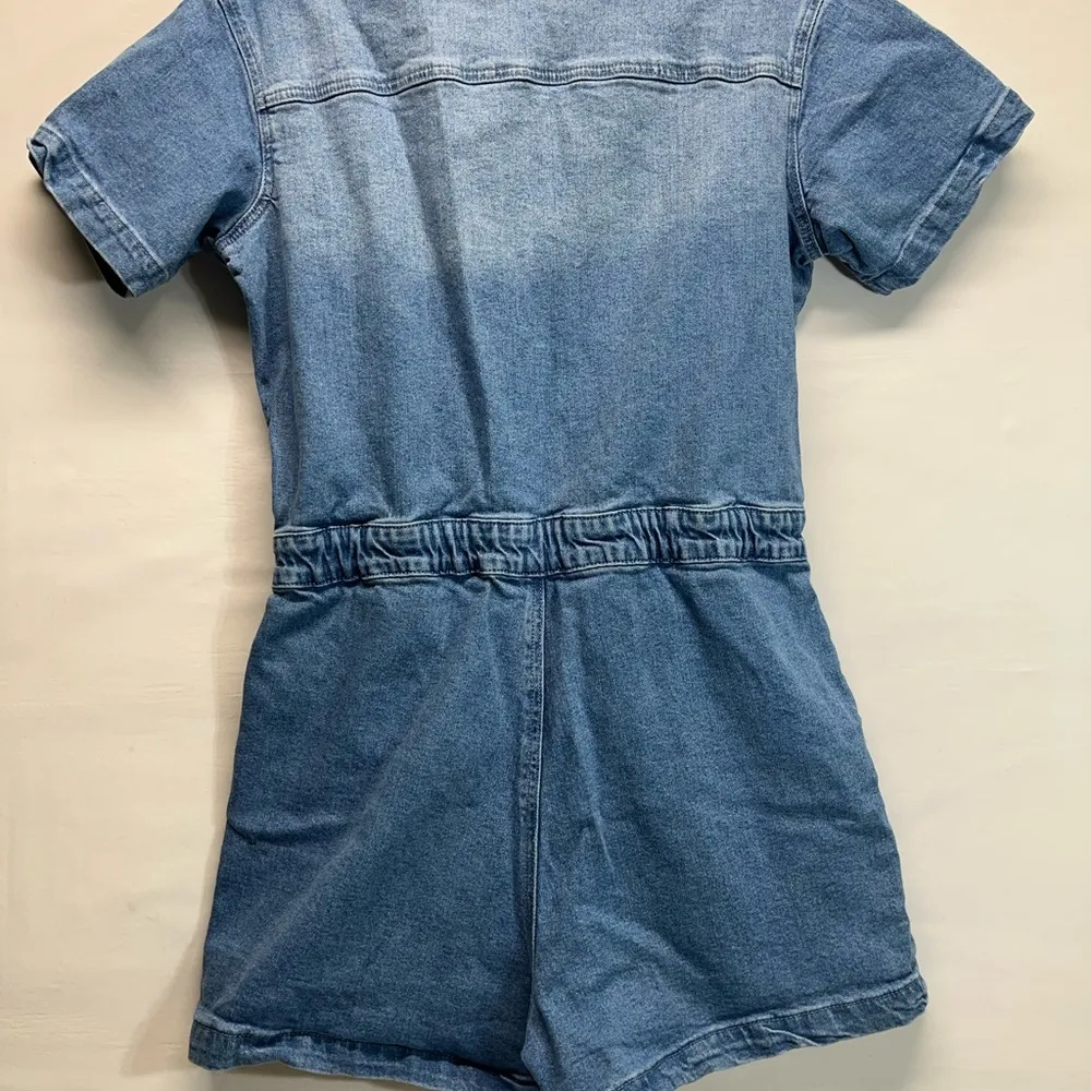 JUST FAB DENIM ROMPER/JUMPSUIT SHORTS SZ L FADED LOOK
PREOWNED - Image 2