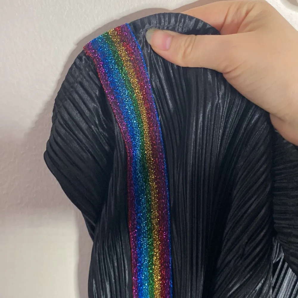 Wild Fable Bodre crinkled cropped jumpsuit with shimmer rainbow stripes size L - Image 6