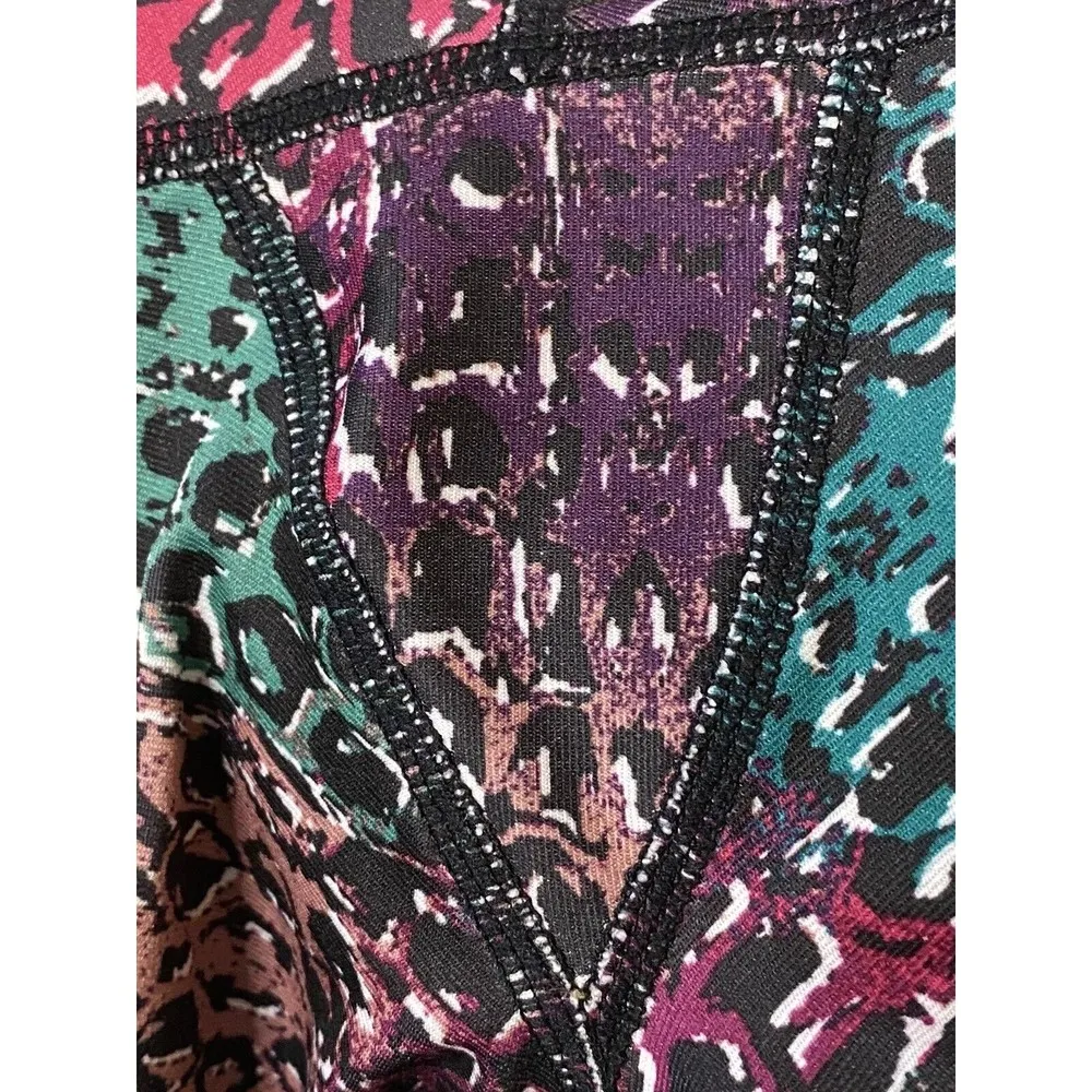 Nine West Active Multi color Snake Print Pocket - Crop Leggings‎ Women’s Sz M - Image 5