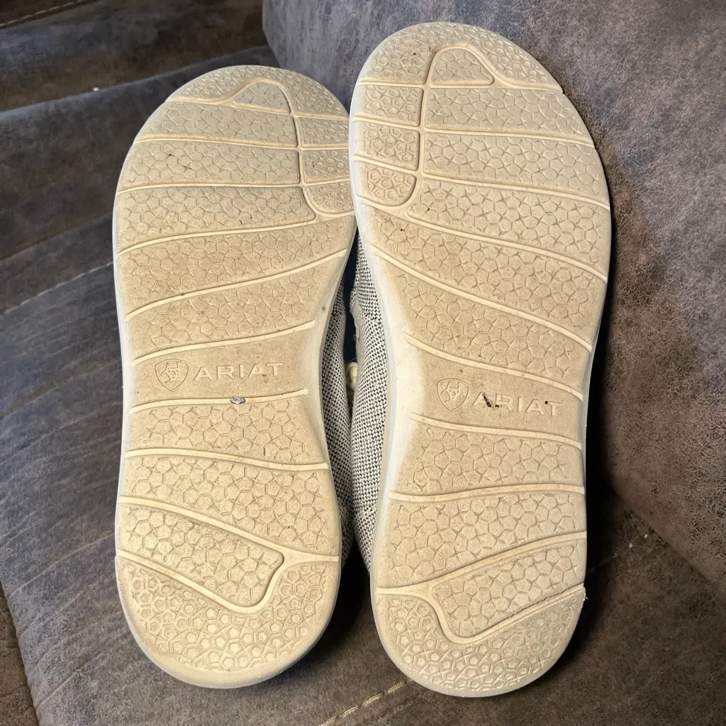 Ariat Hilo Slip In Shoes Women’s sz 9.5 - Image 9