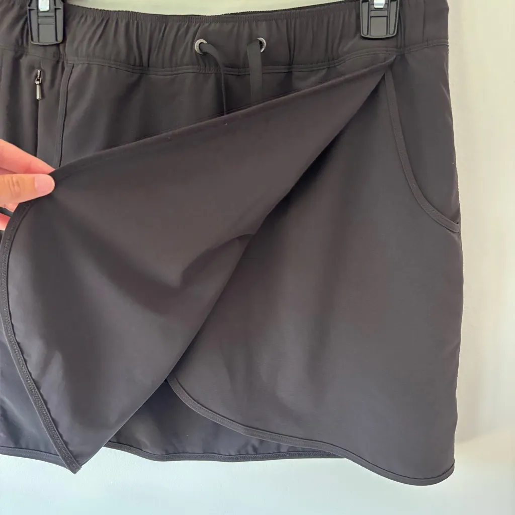 Patagoina Women's Fleetwith Skort Black Active Wear Athleisure Outdoor Skirt - Image 5