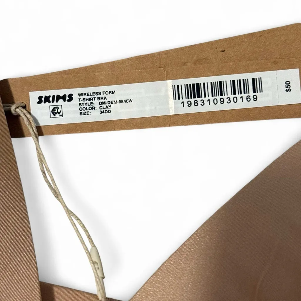 Skims wireless form t shirt bra NWT 34DD - Image 3