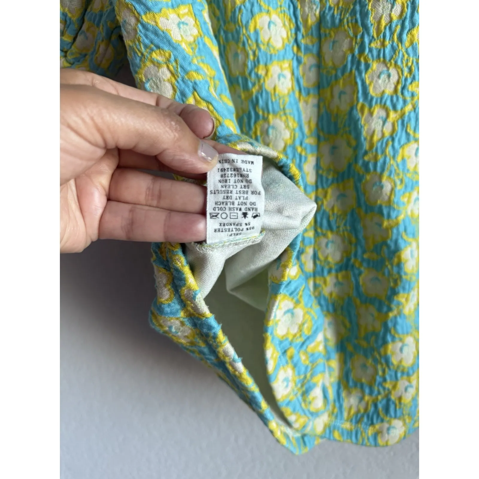 VOY Women's Textured Floral Blue Yellow Puff Sleeve Blouse Size M Casual‎ Chic - Image 13