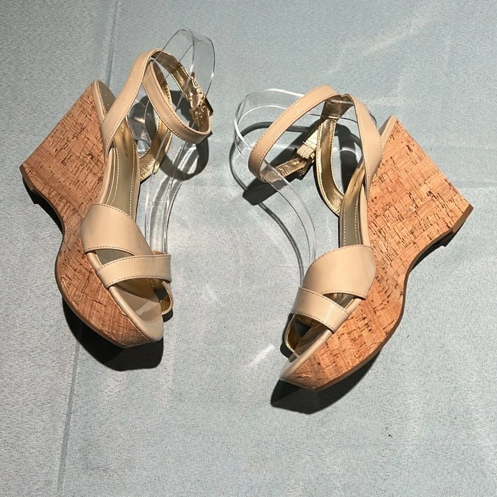 NWOB Marc‎ Fisher Wedge Sandals Size 10M.  B55 - Image 6