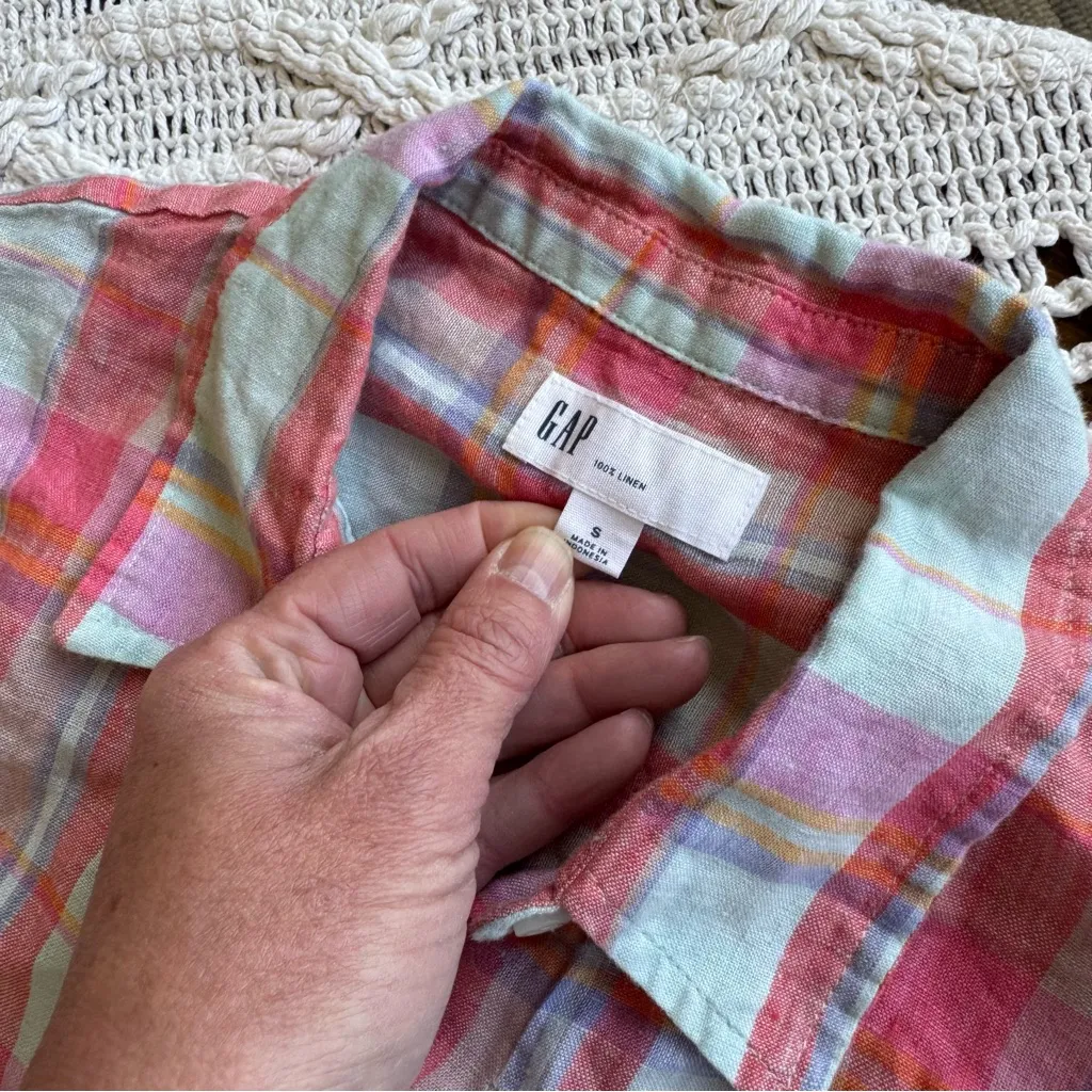 Gap  Boyfriend Button Down Shirt - Image 8