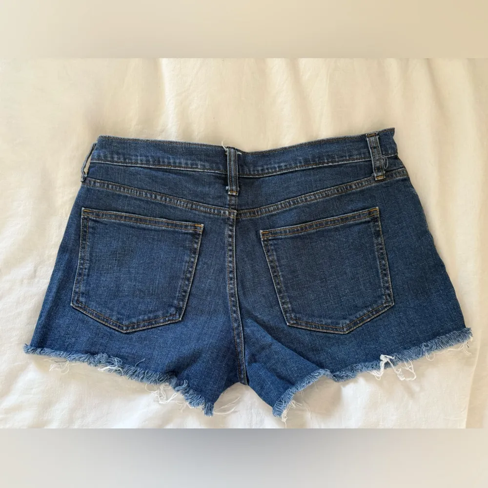 GAP Women's Classic Blue Jean Shorts - Image 2