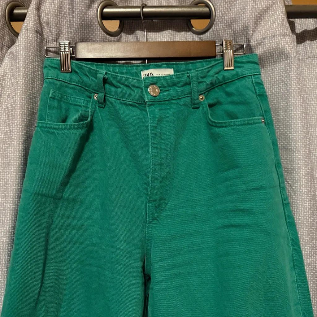 Zara Vibrant Green high rise frayed hem straight Jeans size 4 31 inseam - Image 3