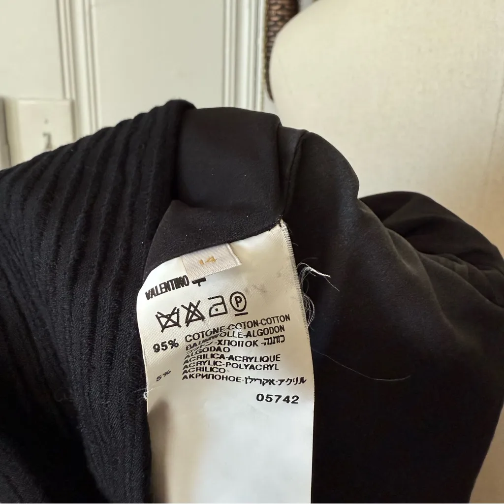 Valentino Vintage Black Textured Button - Image 7