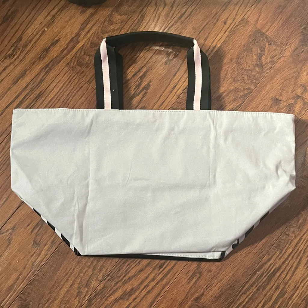 Victoria's Secret 2018 Limited Edition Striped Tote Weekender Beach Bag! NWOT - Image 6