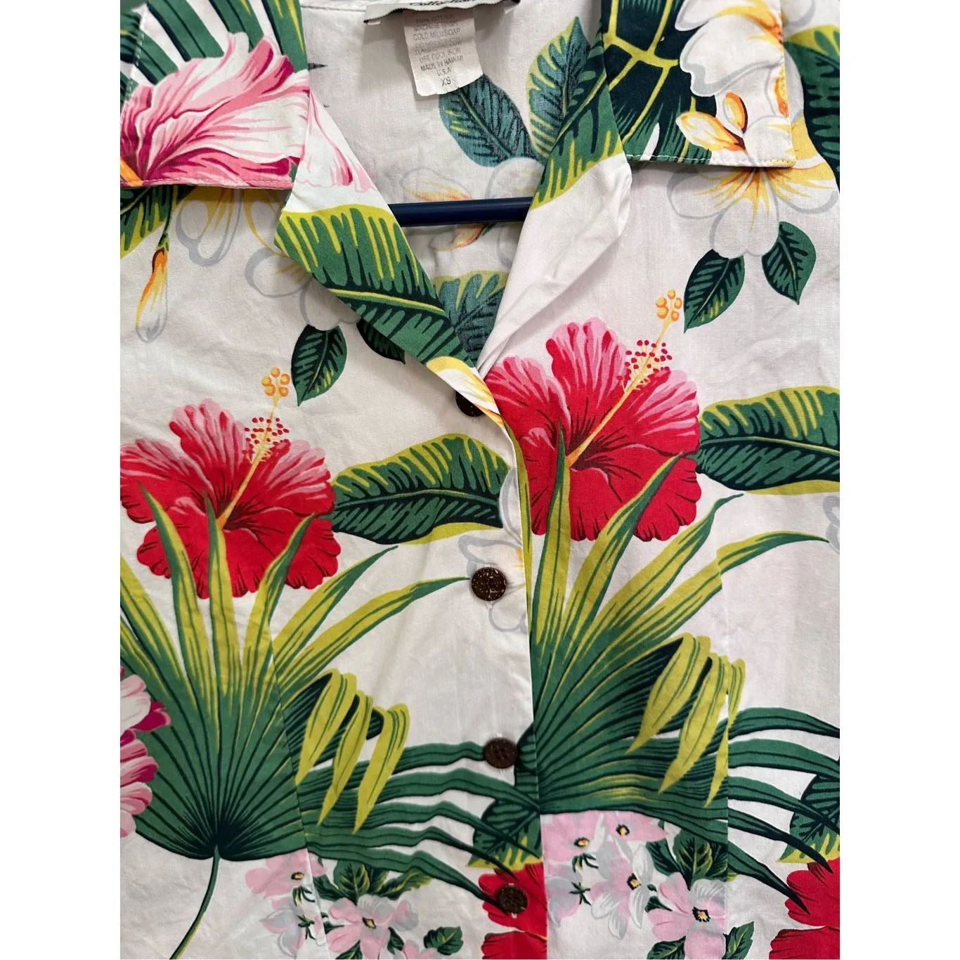 Made in Hawaii Aloha hibiscus floral sleeveless button down Top XS Red - Image 8