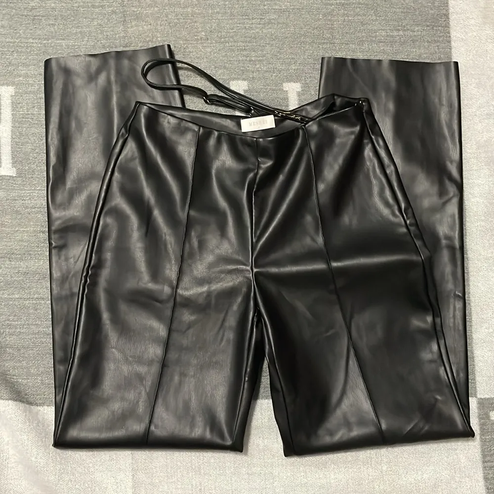 💙💖 Meshki Zarsa Wide Leg Mid Rise Faux Leather Black PU Pant - Image 3