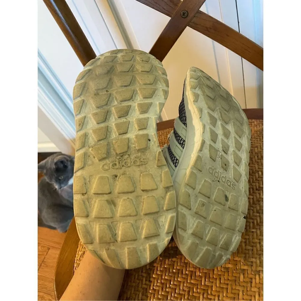 Adidas white and black running shoes size 6 - Image 7