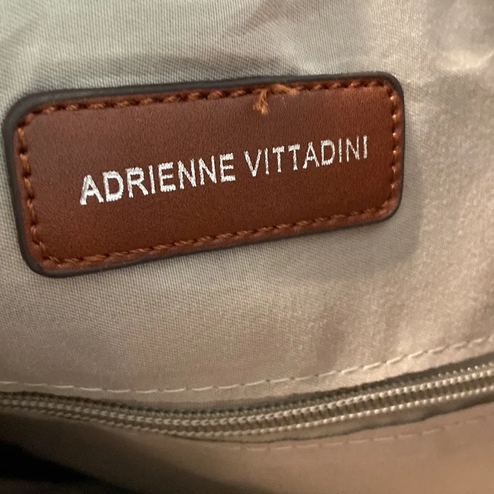 Adrienne Vittadini Purse/Bag large size it’s 13” long and 13” wide brand new - Image 5