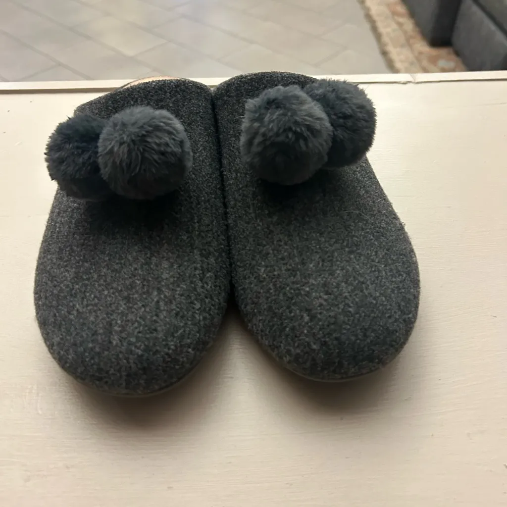 Slippers Fitflop Women's Charcoal Pom-Pom Slippers unisex 11 - Image 6