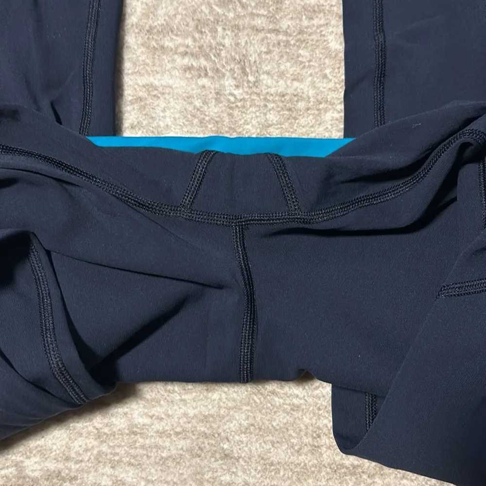 Lululemon sz 2 leggings women's Navy blue aqua waist ruching detail - Image 7
