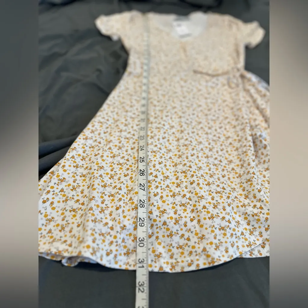 NWT Hollister Sz: Small Orange & White Floral Faux Wrap Vneck Summer Sundress - Image 4