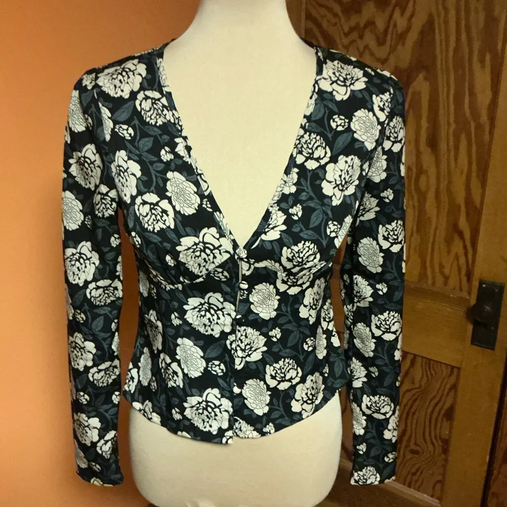 Nasty Gal Nothing Bud Flowers Button down Blouse - Image 7