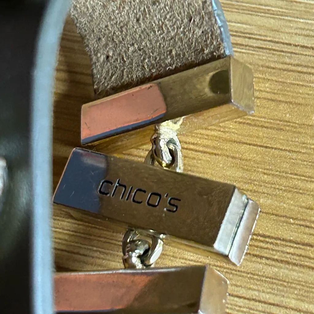 Green Bracelet with Gem Accents - Image 6