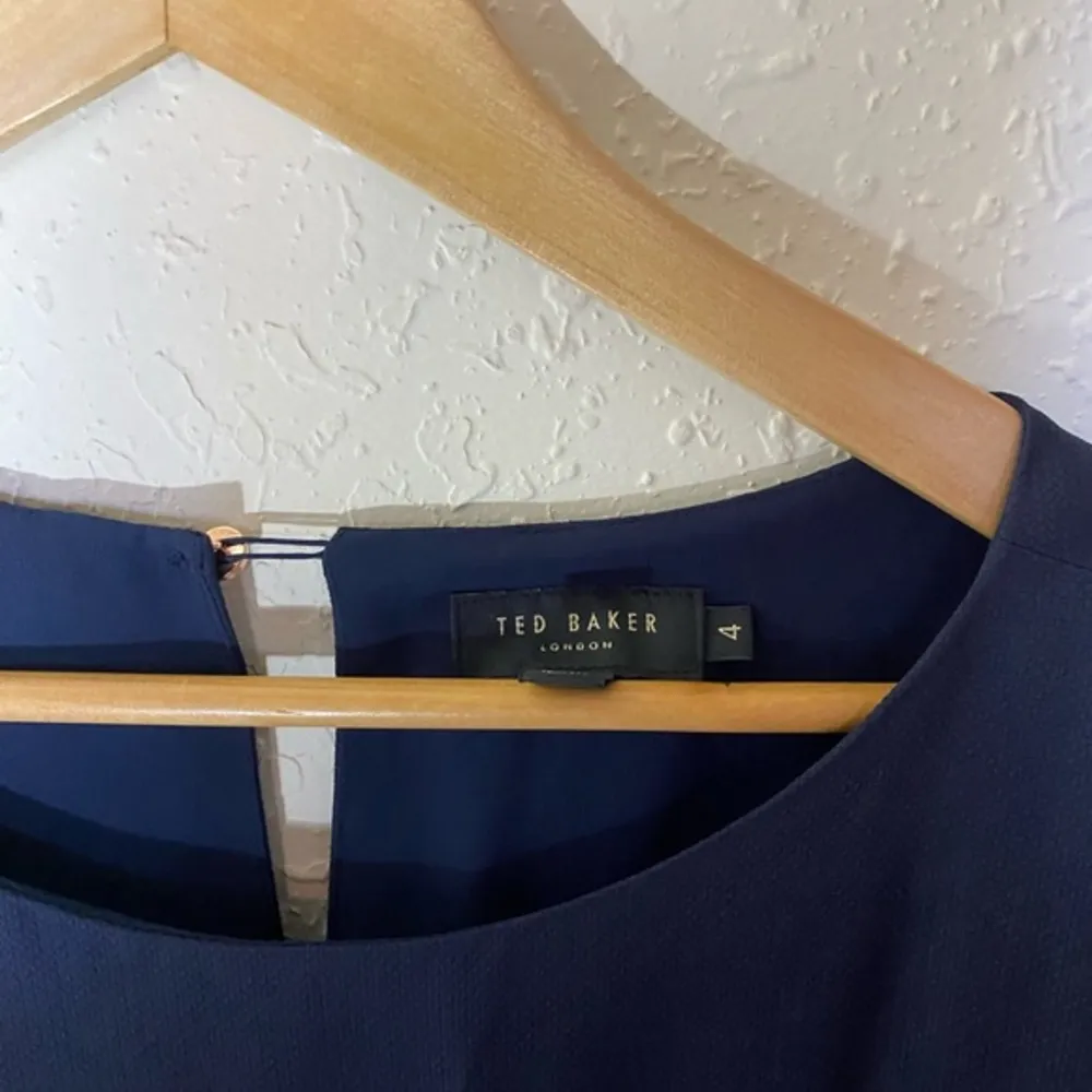 Ted Baker London‎ Dark Blue Short Sleeve Blouse With Padded Shoulders ( 4 ) - Image 6