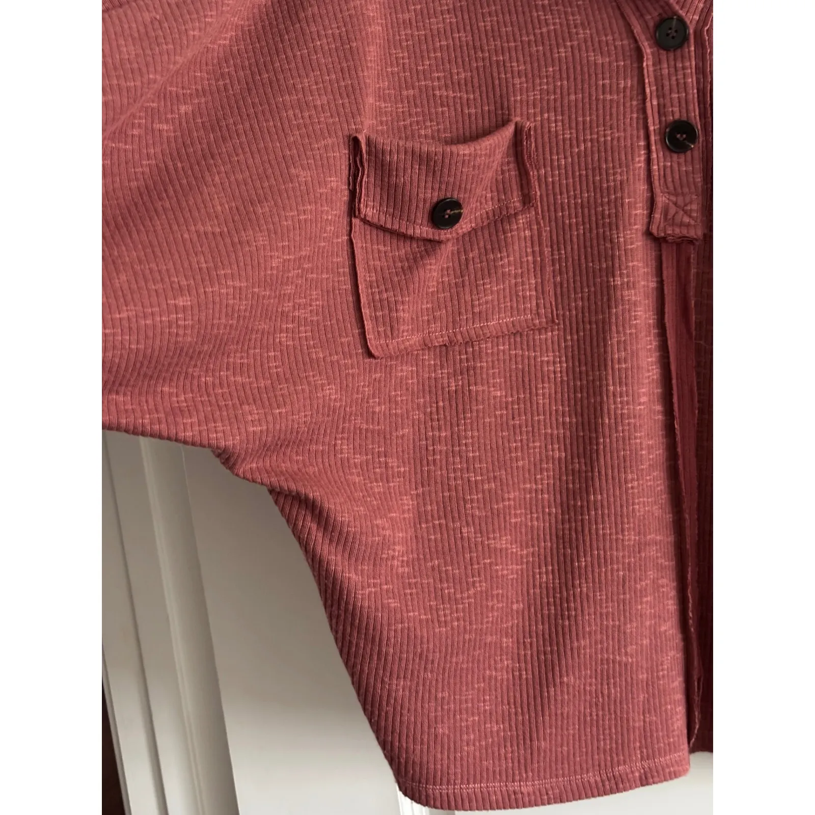 ANDRÉE BY UNIT Mauve Red Ribbed Collared Button Front Oversized Shirt - Image 3