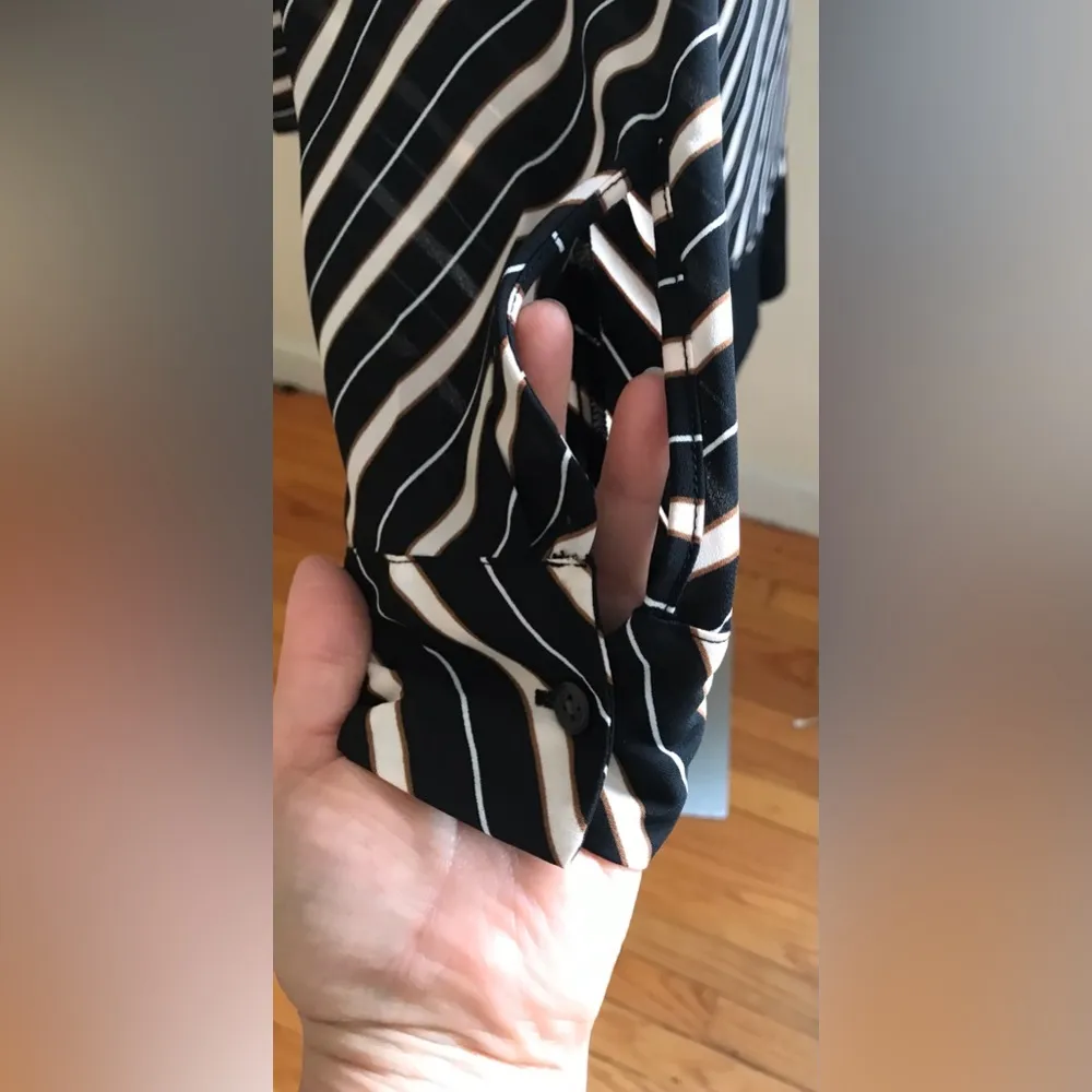 Ann Taylor Blouse Button  Black Cream Stripes Long Sleeve sheer flowy, size M - Image 5