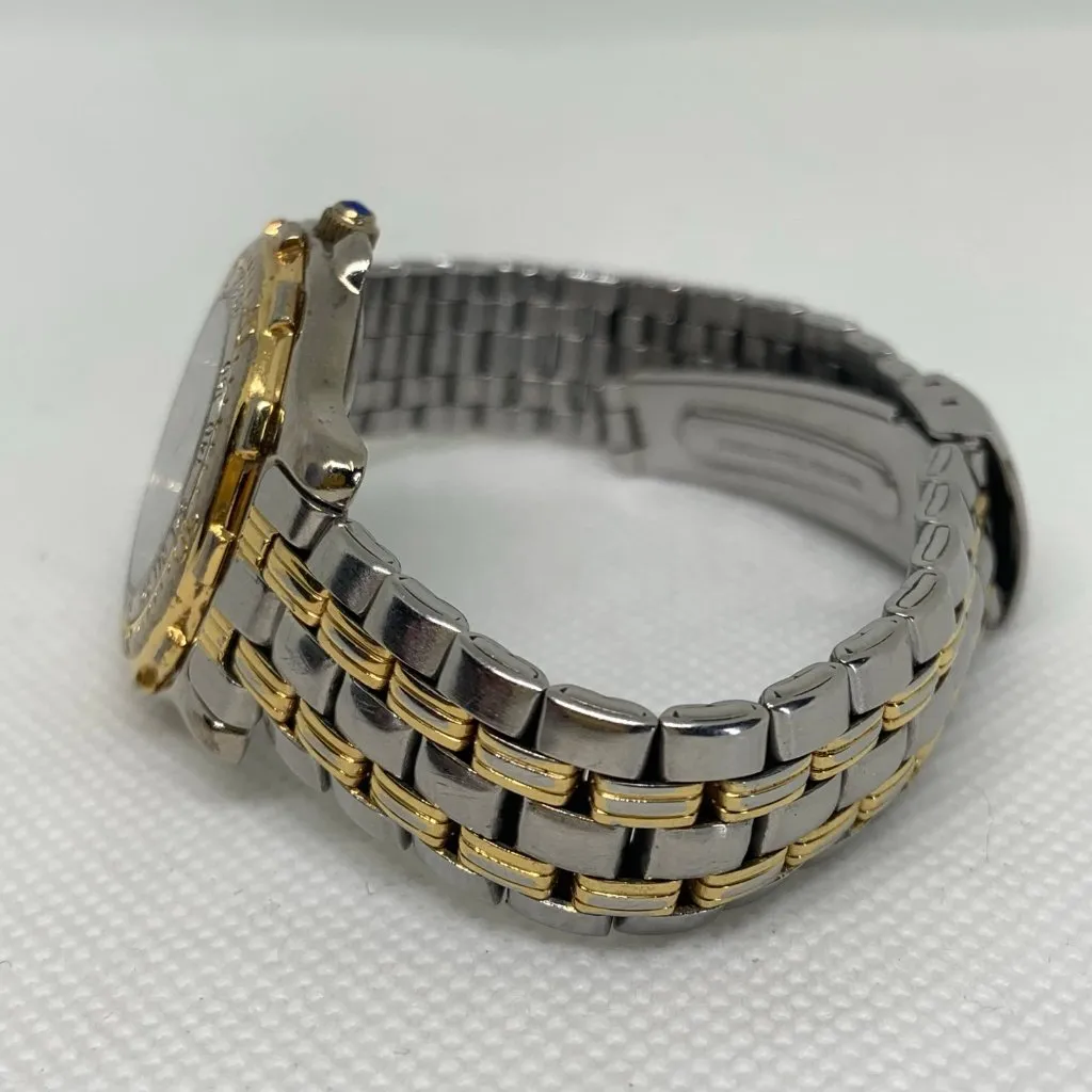 Vintage Mickey Mouse face dial two tone women watch 30mm 6.5” running - Image 4