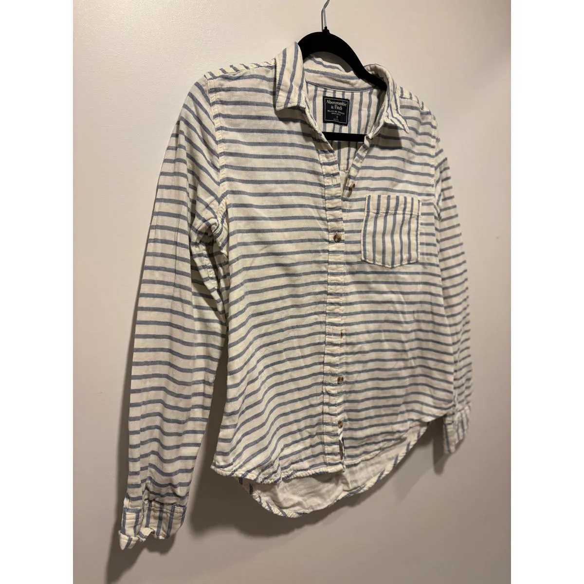 Vintage y2k Abercrombie & Fitch Women's Striped Button-Up - Image 4
