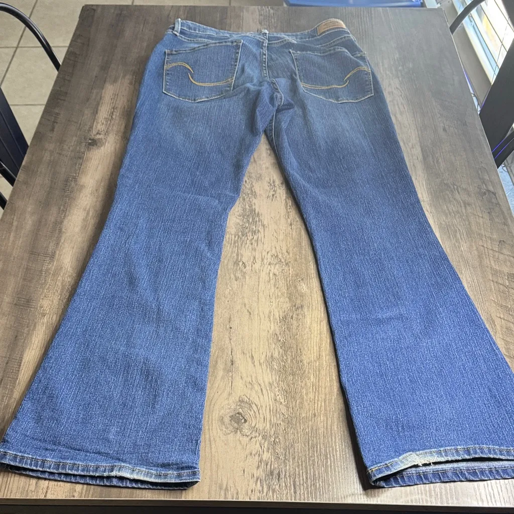 Levi's Signature Modern Boot Cut Jeans - Image 7