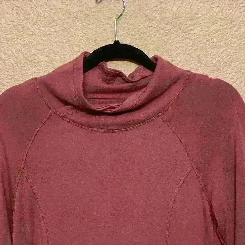 Pink mock neck Yogalicious sz SM athleisure activewear active hiking running - Image 3