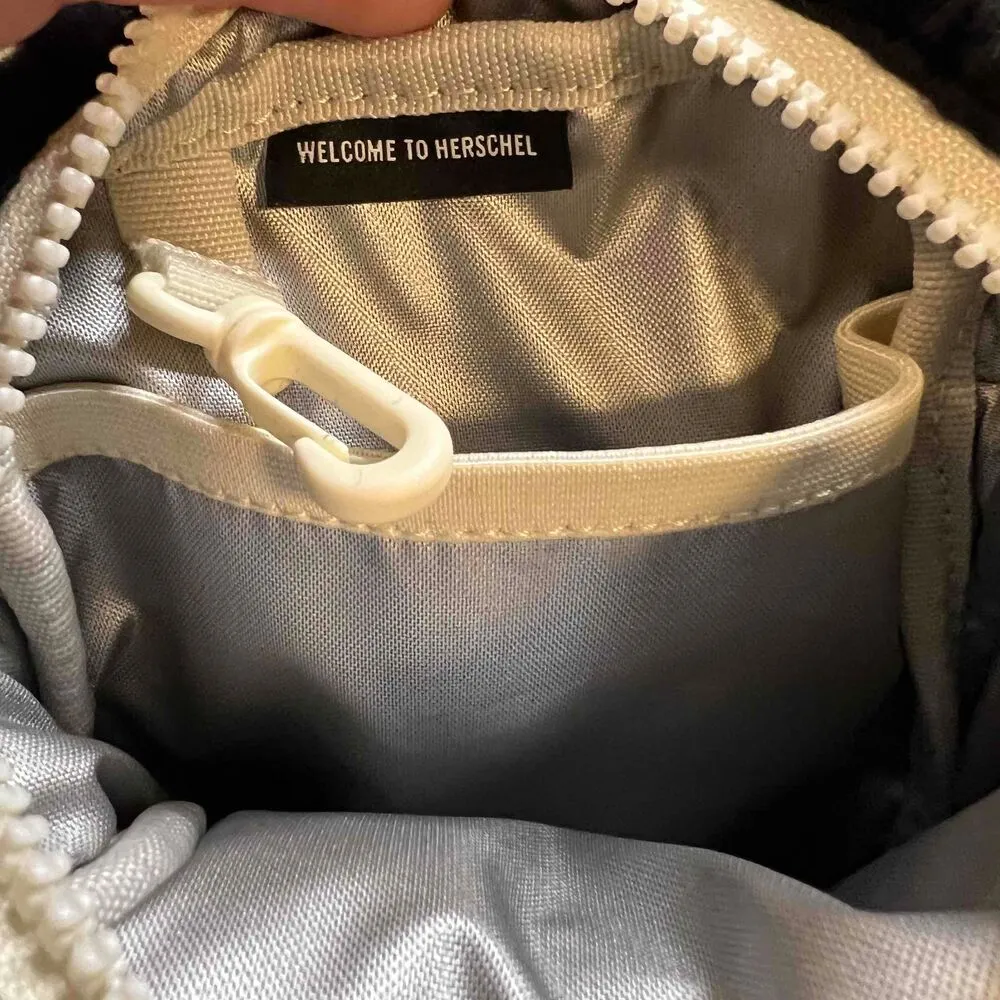 Herschel Black Fluffy Sherpa Cruz Crossbody Bag Rectangular Adjustable Strap New - Image 5