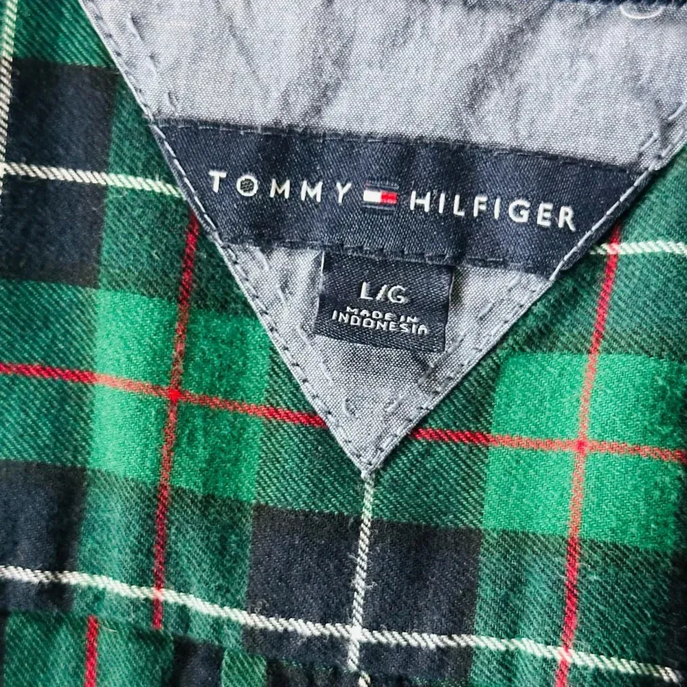 Tommy Hilfiger Plaid Button-Down Shirt - Size L - Image 5