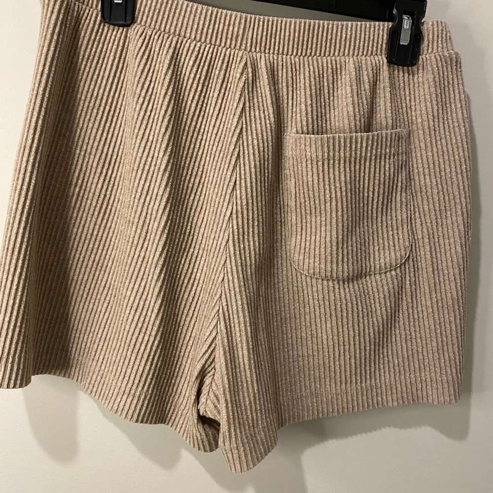 Alo Shorts - Image 4