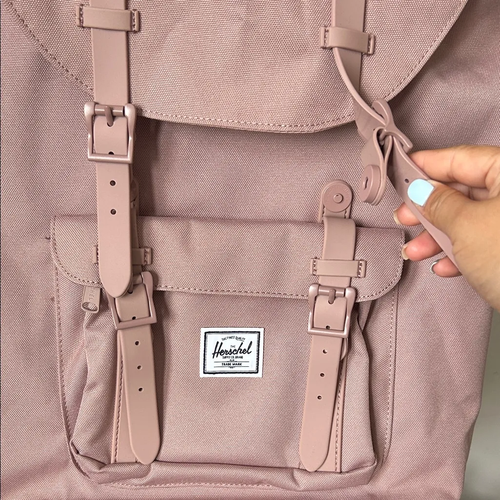 🎒 Herschel Little America Backpack – Rose Pink 🌸
Brand new with tags ✅ - Image 5