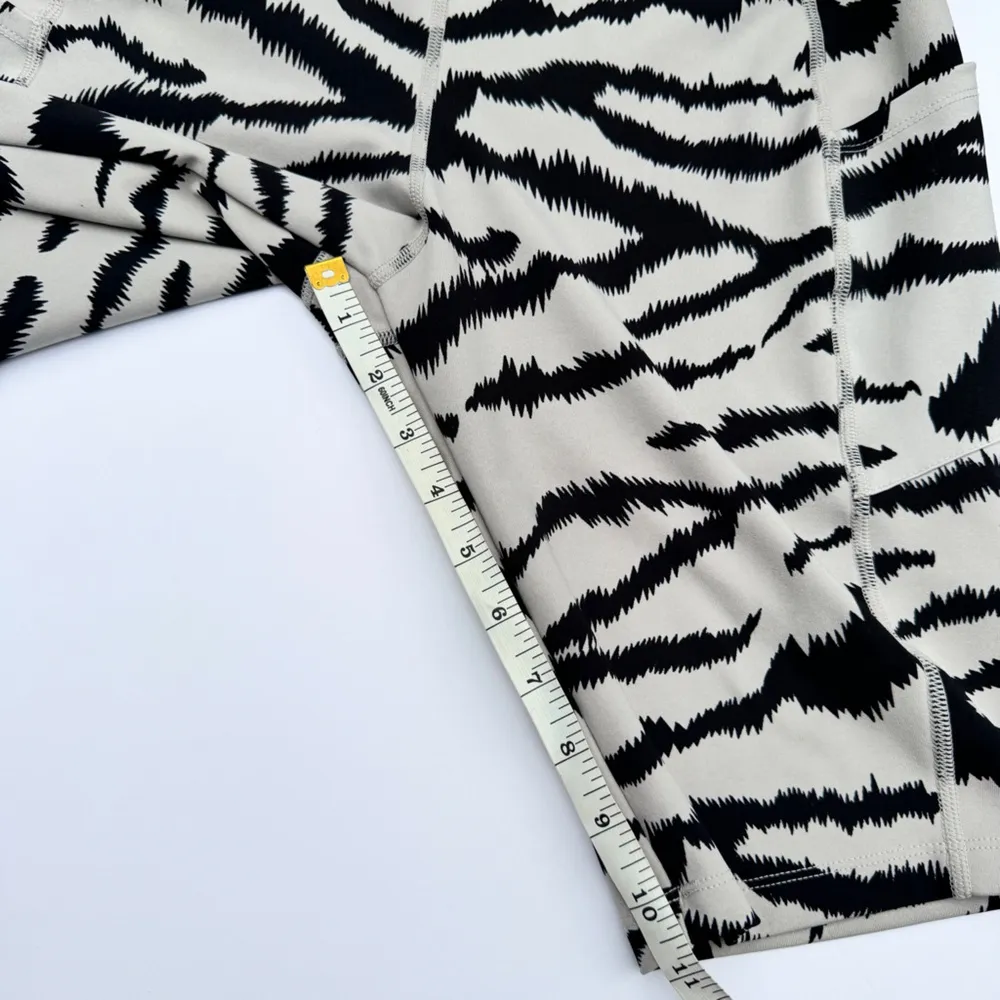 Cali Active Women’s Sporty Exercise Athletic Animal Print Bike Short Sz M Gray Size M - Image 6