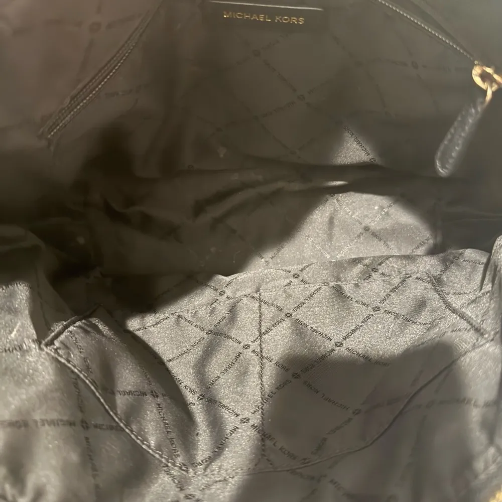 MICHAEL KORS Jet Set East West Top Zip Tote Bag Saffiano Leather Black - Image 10