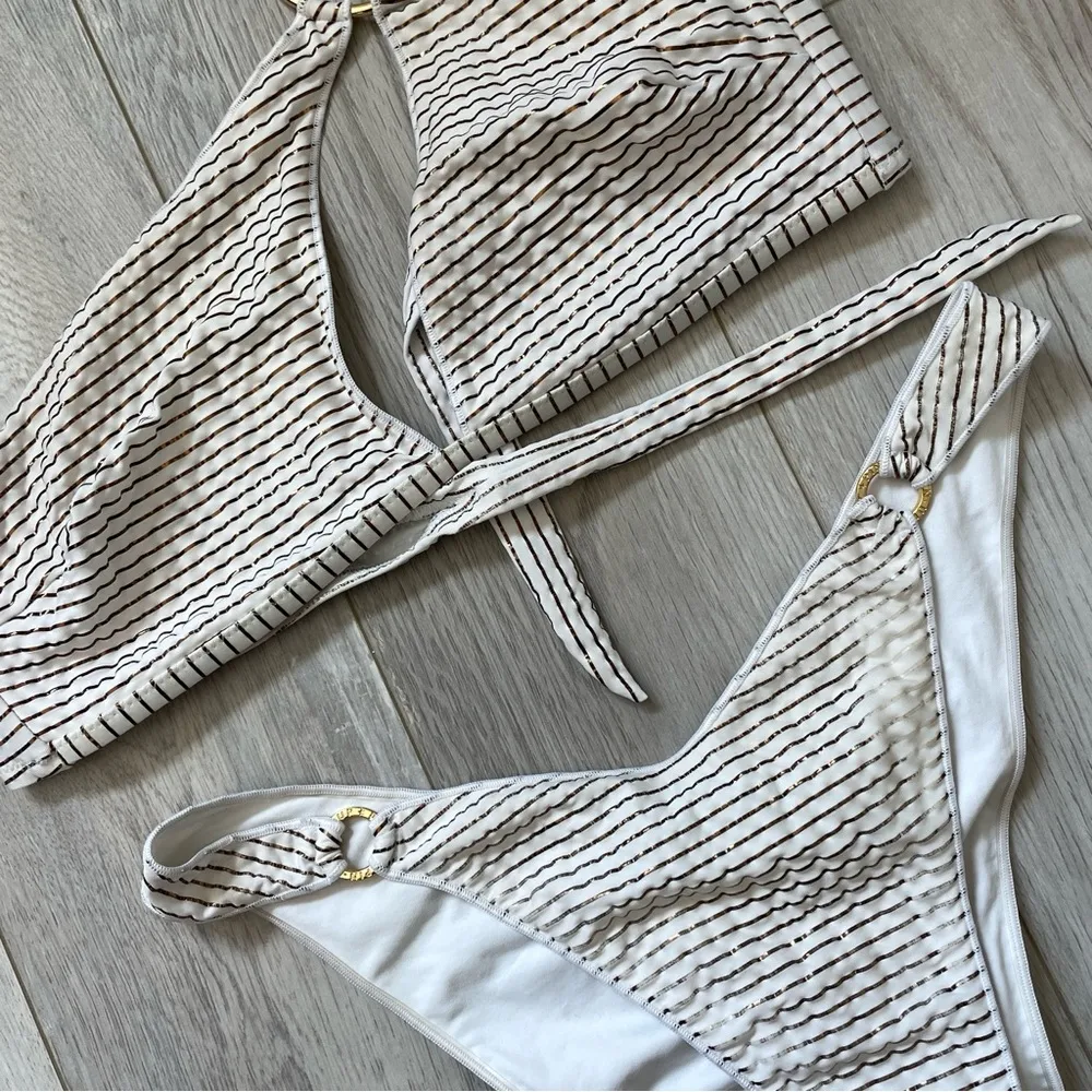 Pin Up Stars Stripe One Shoulder Cutout Top + Scrunch Cheeky Bottoms Swimsuit White Size M - Image 3